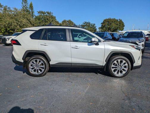 2025 Toyota RAV4 XLE Premium