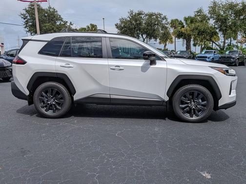 WIND CHILL PRL 2026 Toyota RAV4 LE