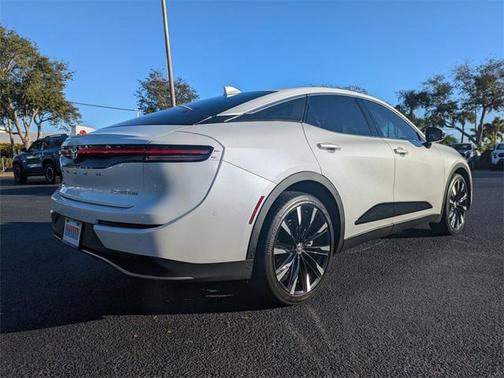 2024 Toyota Crown Platinum