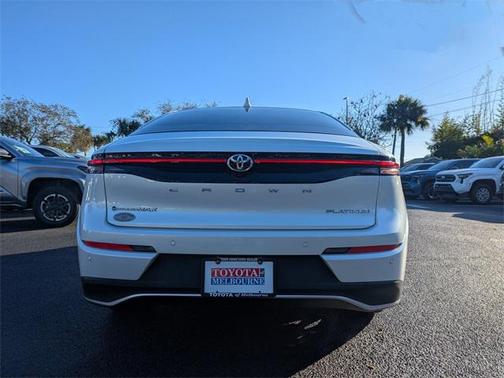 2024 Toyota Crown Platinum