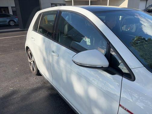 Pure White 2017 Volkswagen Golf GTI 2.0T SE 4-Door