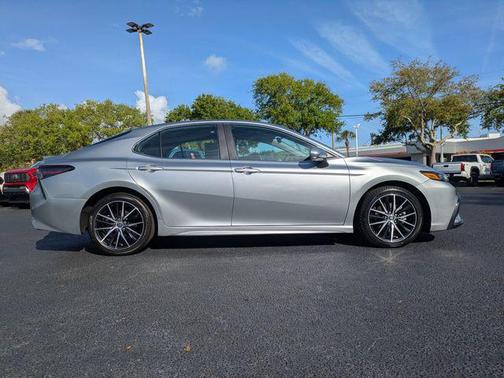 Celestial Silver Metallic 2023 Toyota Camry SE