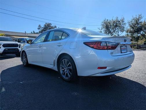 2016 Lexus ES 300h Base