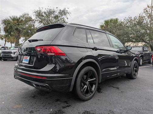 2024 Volkswagen Tiguan 2.0T SE R-Line Black