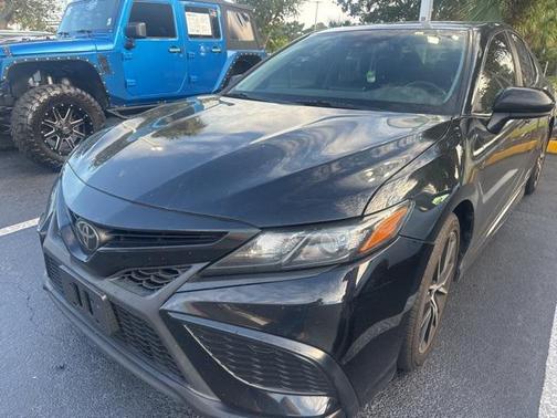 2021 Toyota Camry SE