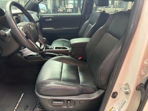 Super White 2021 Toyota Tacoma TRD Sport