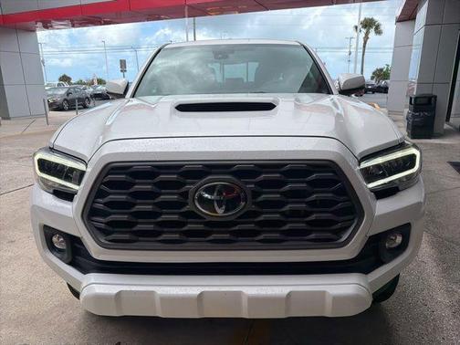 Super White 2021 Toyota Tacoma TRD Sport