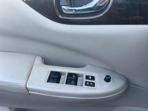 2011 Nissan Quest SL