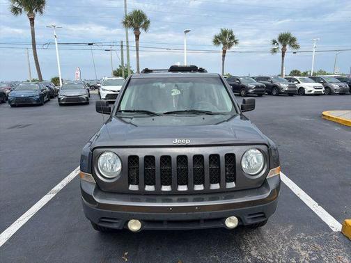 Granite Crystal Metallic Clearcoat 2015 Jeep Patriot Latitude