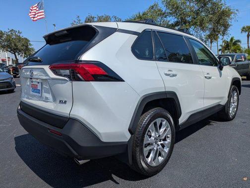 2025 Toyota RAV4 XLE Premium