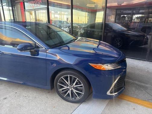 2024 Toyota Camry Hybrid XLE