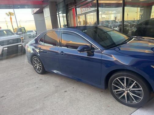 2024 Toyota Camry Hybrid XLE