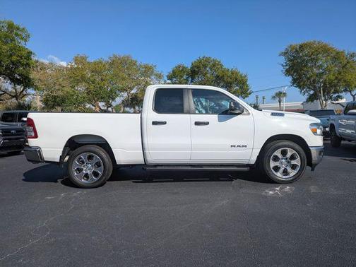 Bright White Clearcoat 2023 RAM 1500 Big Horn/Lone Star