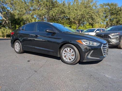 2018 Hyundai ELANTRA SE