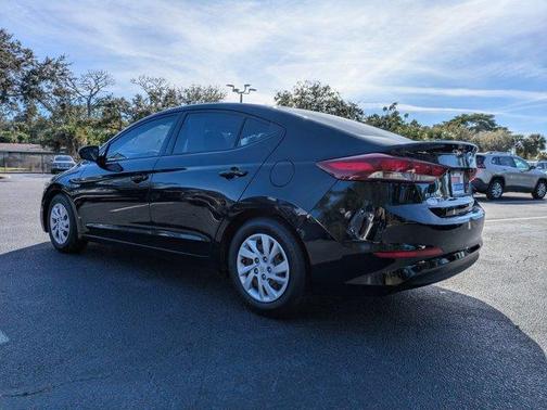 2018 Hyundai ELANTRA SE