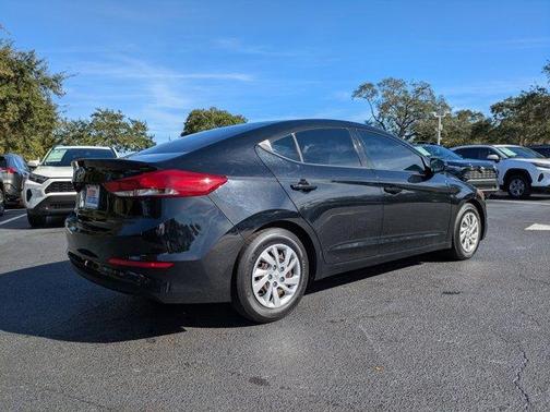 2018 Hyundai ELANTRA SE