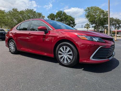 2022 Toyota Camry Hybrid LE