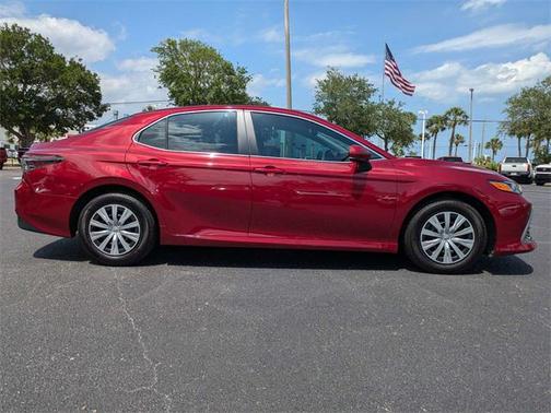 2022 Toyota Camry Hybrid LE