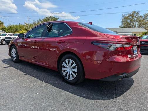 2022 Toyota Camry Hybrid LE