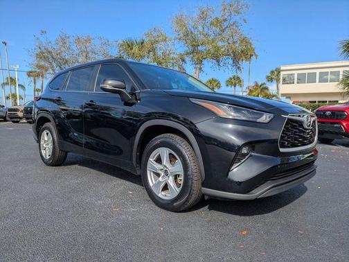 2023 Toyota Highlander LE