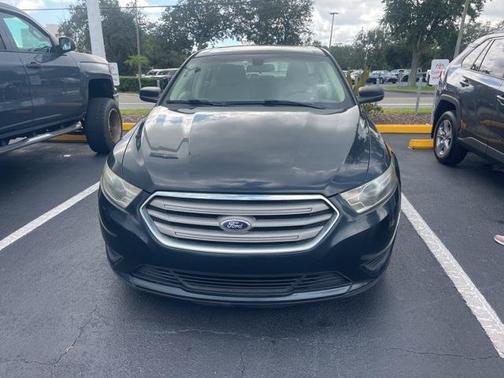 2014 Ford Taurus SE