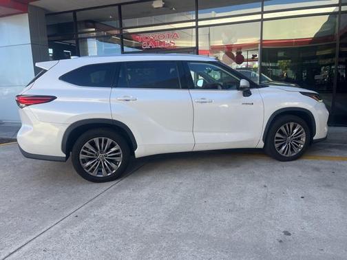 2020 Toyota Highlander Hybrid Platinum
