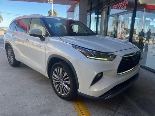 2020 Toyota Highlander Hybrid Platinum