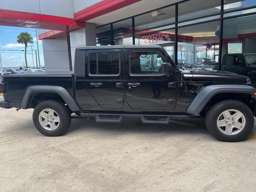 2020 Jeep Gladiator Sport