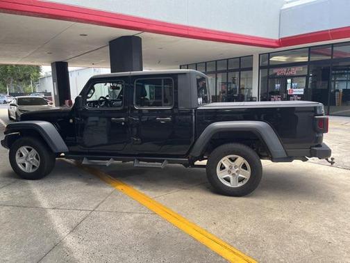 2020 Jeep Gladiator Sport