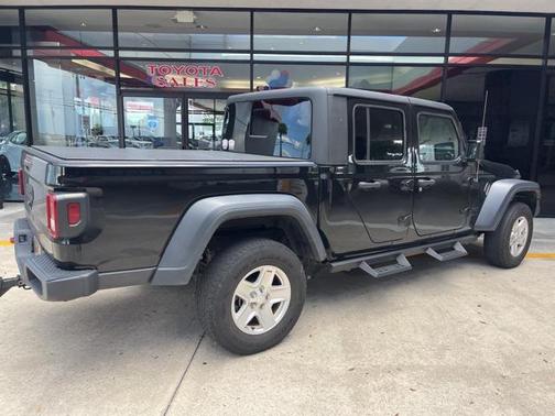 2020 Jeep Gladiator Sport