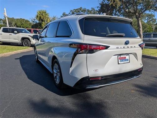 2022 Toyota Sienna Limited