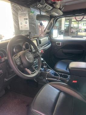 2023 Jeep Gladiator Sport