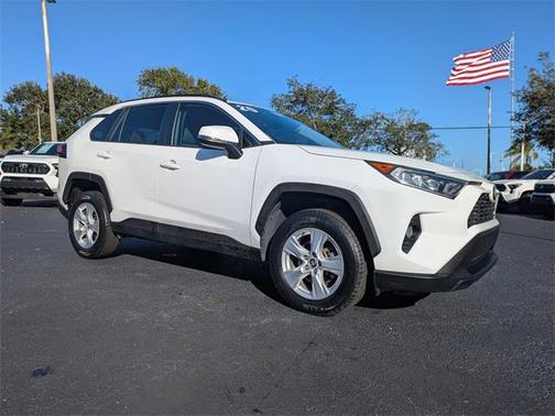 2020 Toyota RAV4 XLE