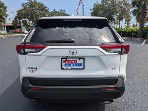 2025 Toyota RAV4 LE