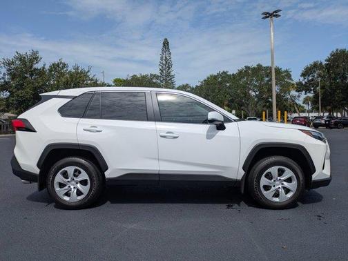 2025 Toyota RAV4 LE