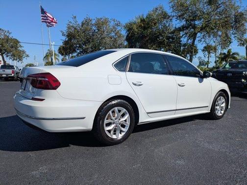 2017 Volkswagen Passat 1.8T S