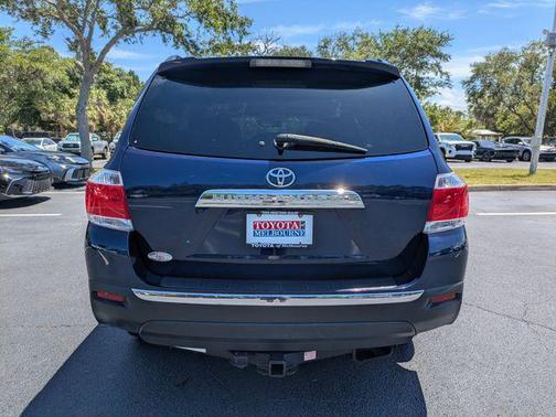 Nautical Blue Metallic 2012 Toyota Highlander SE