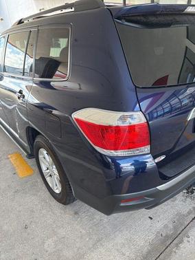 Nautical Blue Metallic 2012 Toyota Highlander SE
