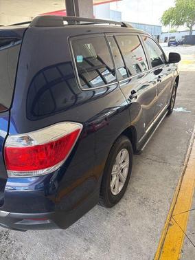 Nautical Blue Metallic 2012 Toyota Highlander SE