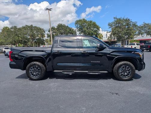 2025 Toyota Tundra SR5