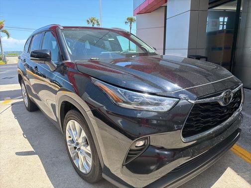 Midnight Black Metallic 2021 Toyota Highlander Limited