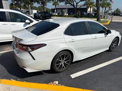 Ice Edge 2024 Toyota Camry SE