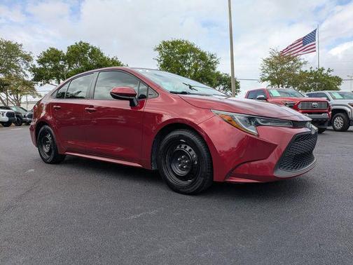 Pearl 2022 Toyota Corolla LE