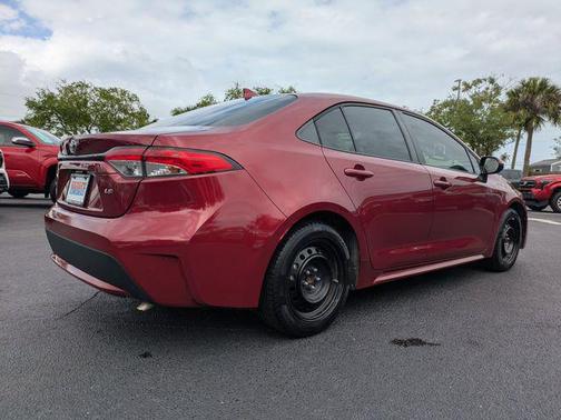 Pearl 2022 Toyota Corolla LE