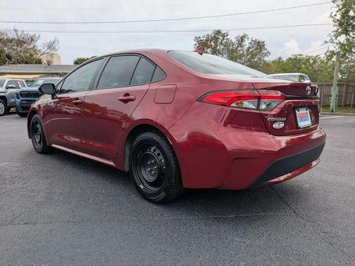 Pearl 2022 Toyota Corolla LE