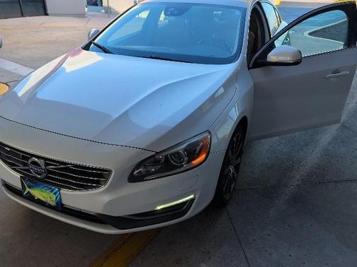 2017 Volvo S60 Inscription T5 Platinum