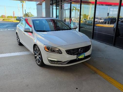 2017 Volvo S60 Inscription T5 Platinum