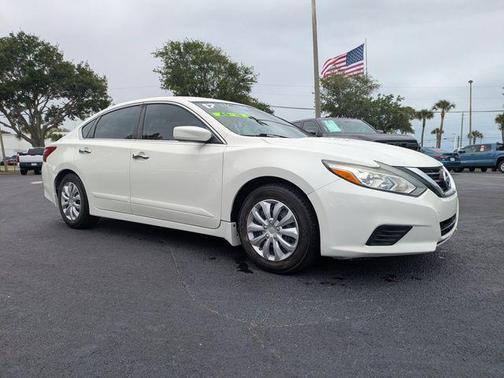 Glacier White 2017 Nissan Altima 2.5 S