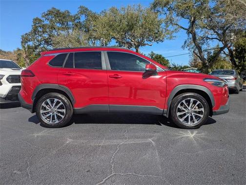 2024 Toyota Corolla Cross XLE