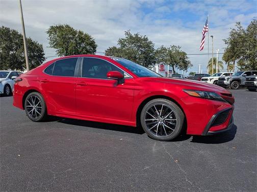 2022 Toyota Camry SE